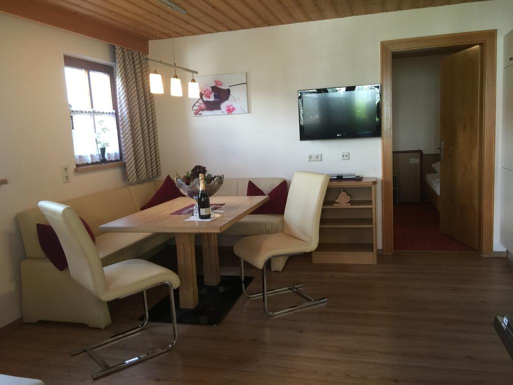 Haus Christina Apartment Фис Екстериор снимка